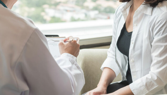 Breast cancer – Early signs and management tips