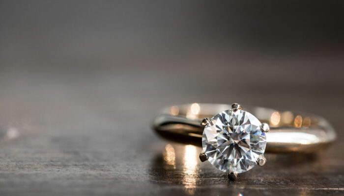 10 things to consider before buying an engagement ring